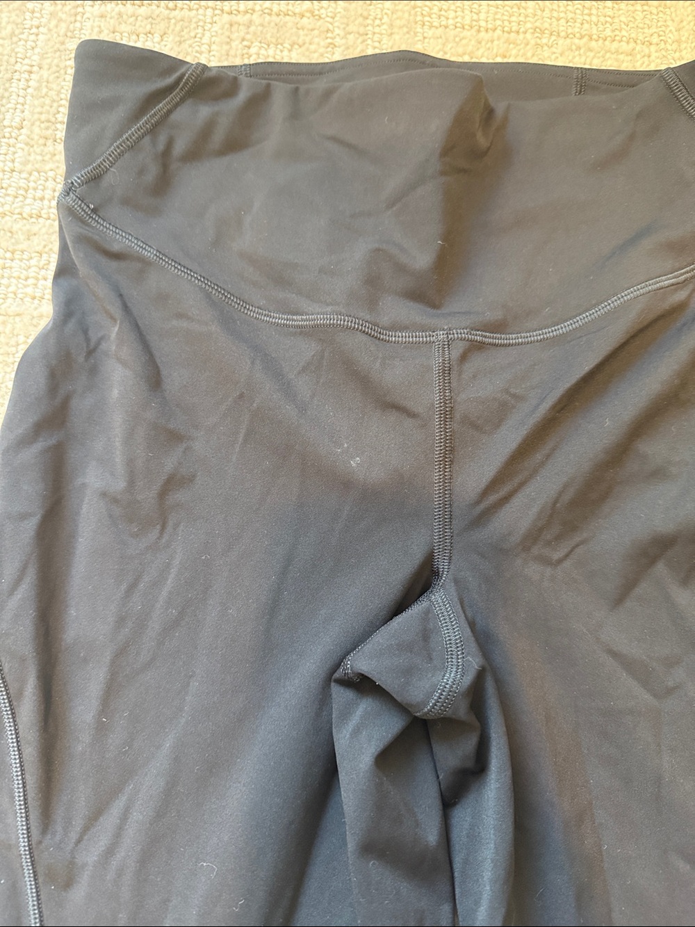 Lululemon Base Pace High-Rise Tight 25” in Nulux fabric - Picture 2 of 5